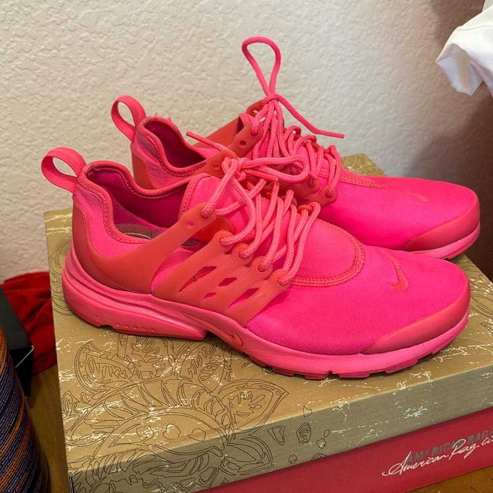 Hyper pink Nike  presto
